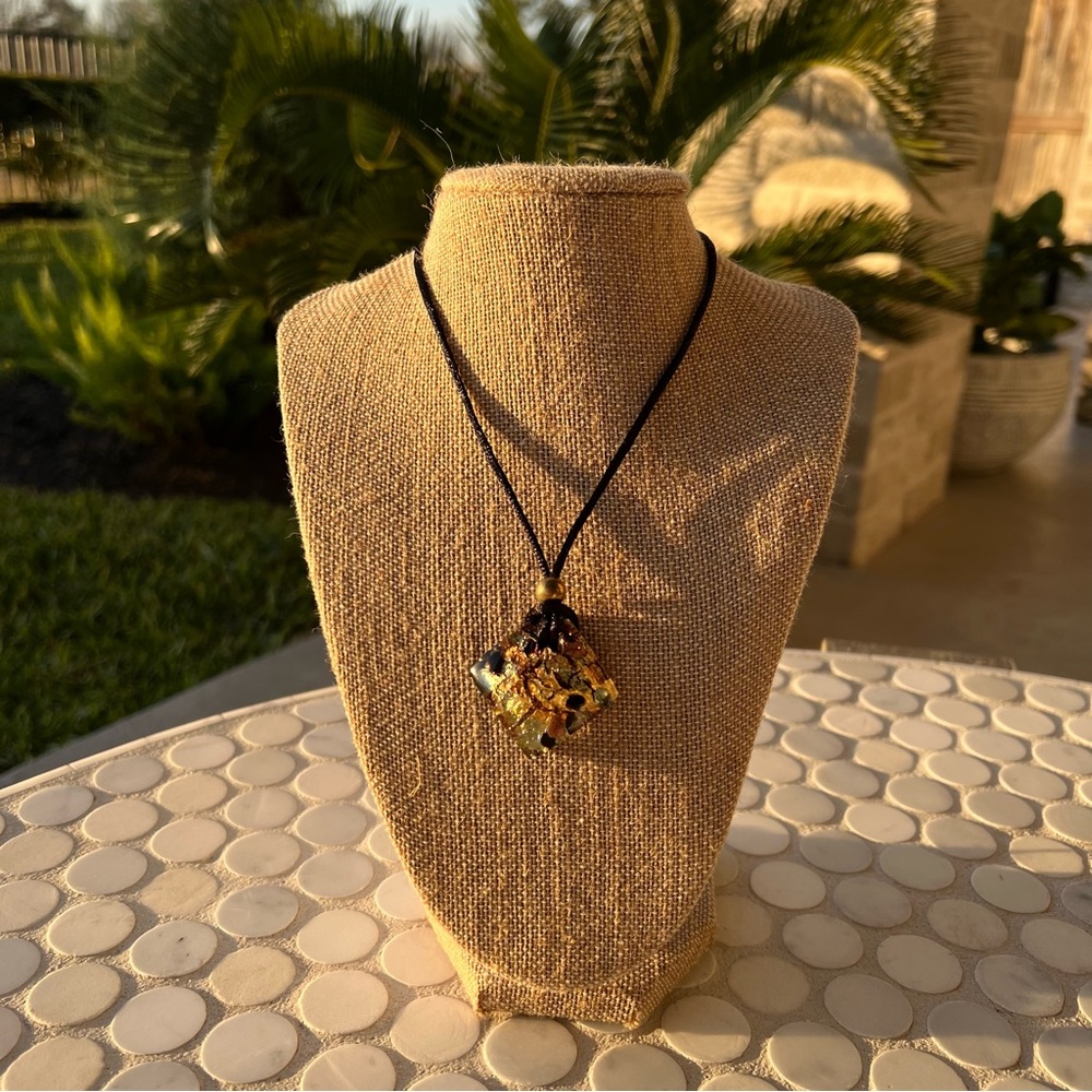 NWT Italian Murano Glass Pendant Necklace and Earring Set